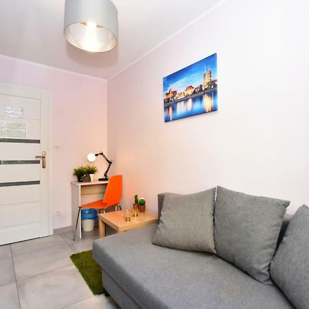 City Central Hostel Laciarska Вроцлав Экстерьер фото