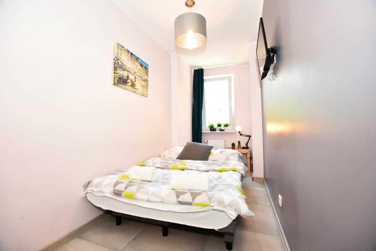 City Central Hostel Laciarska Вроцлав Экстерьер фото