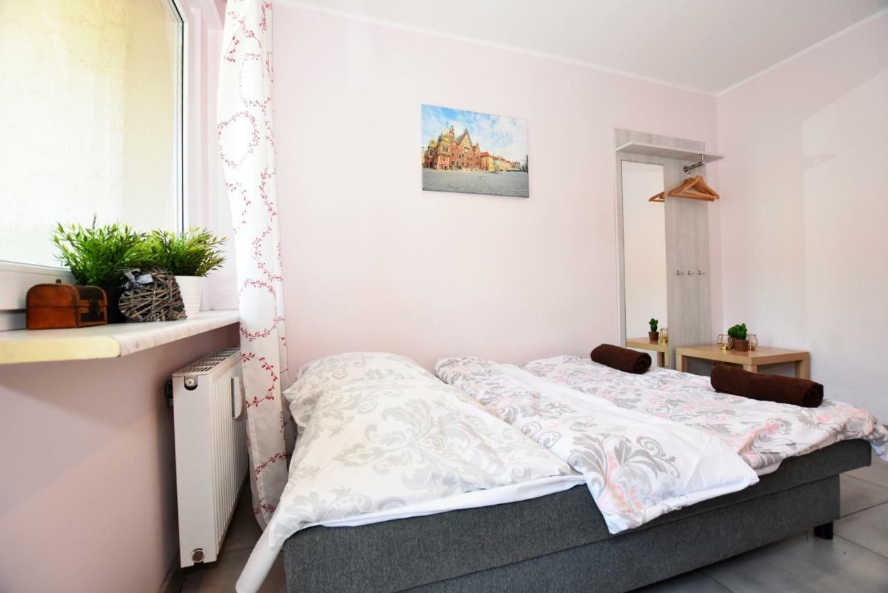 City Central Hostel Laciarska Вроцлав Экстерьер фото