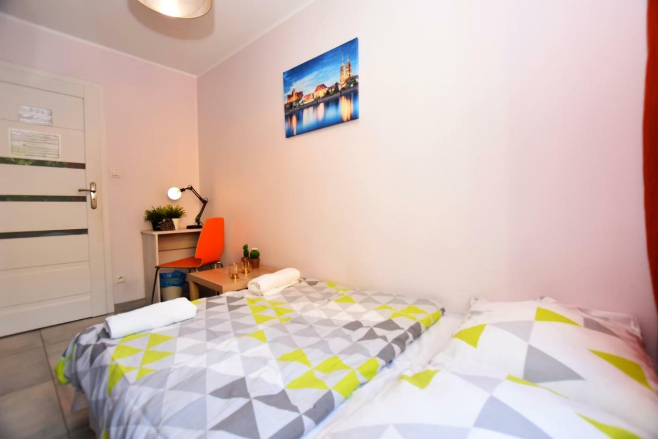 City Central Hostel Laciarska Вроцлав Экстерьер фото