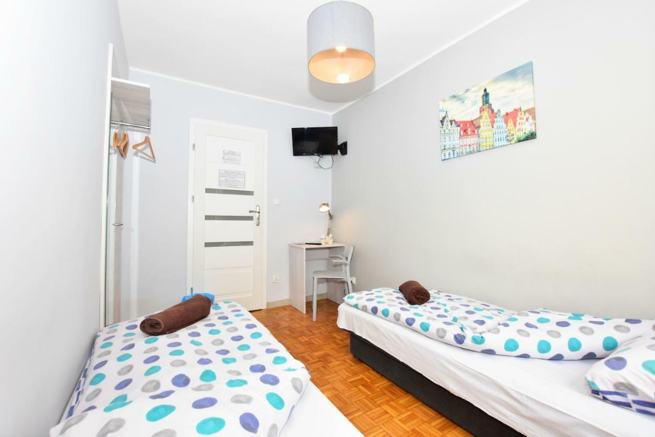 City Central Hostel Laciarska Вроцлав Экстерьер фото