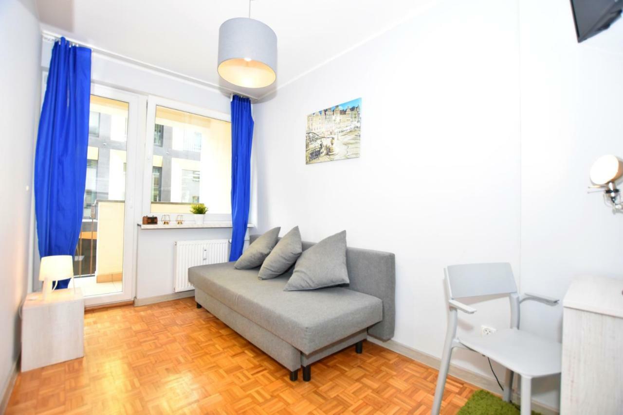 City Central Hostel Laciarska Вроцлав Экстерьер фото